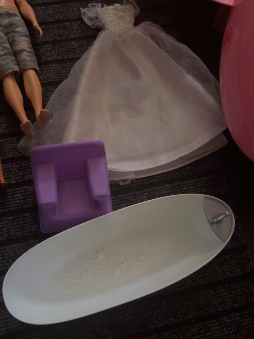Barbie/Mattel Mixed Doll & Accessory BUNDLE with Pink, Purple and White Pieces - Picture 6 of 16